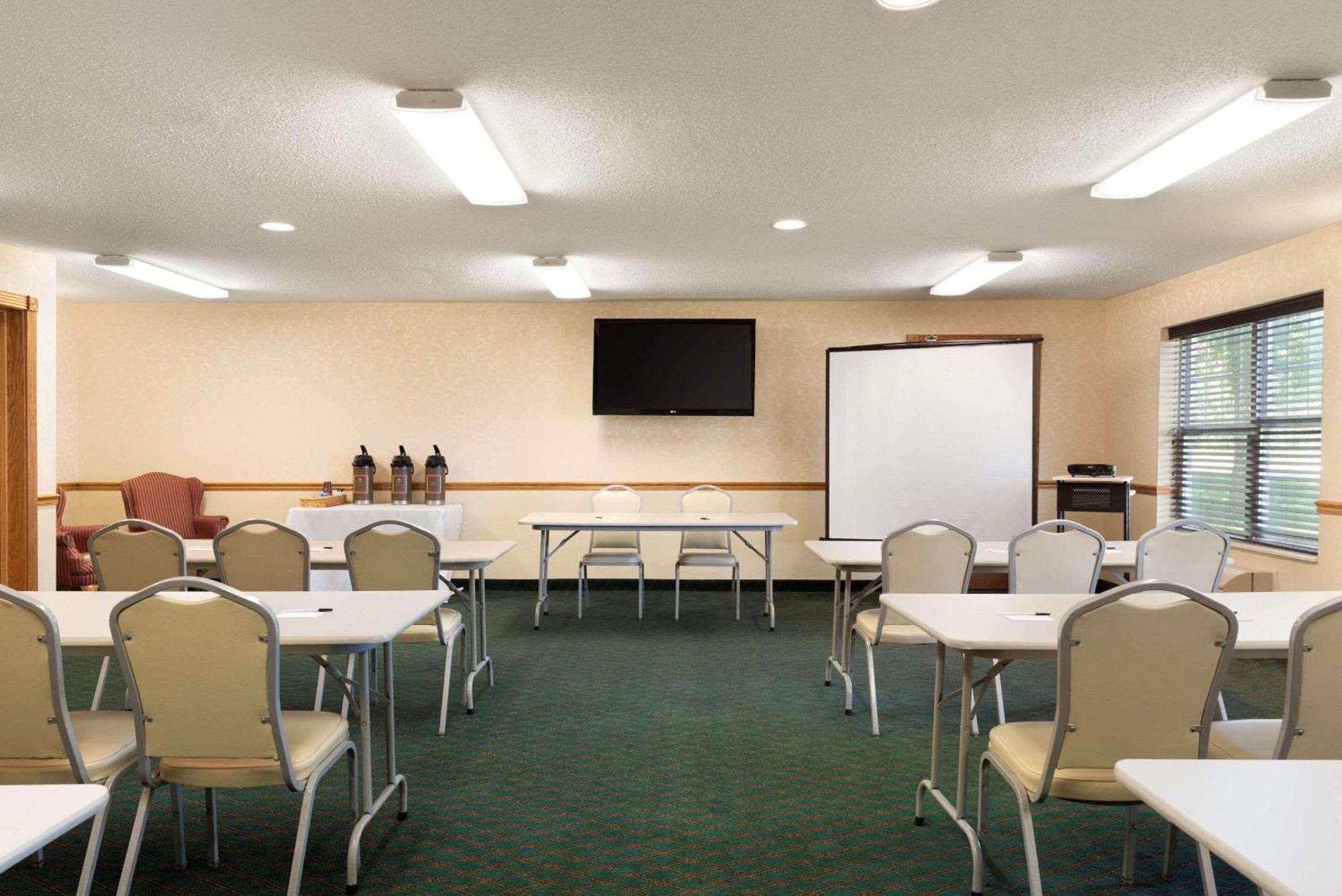 Country Inn & Suites By Radisson, Mason City, Ia Exterior foto